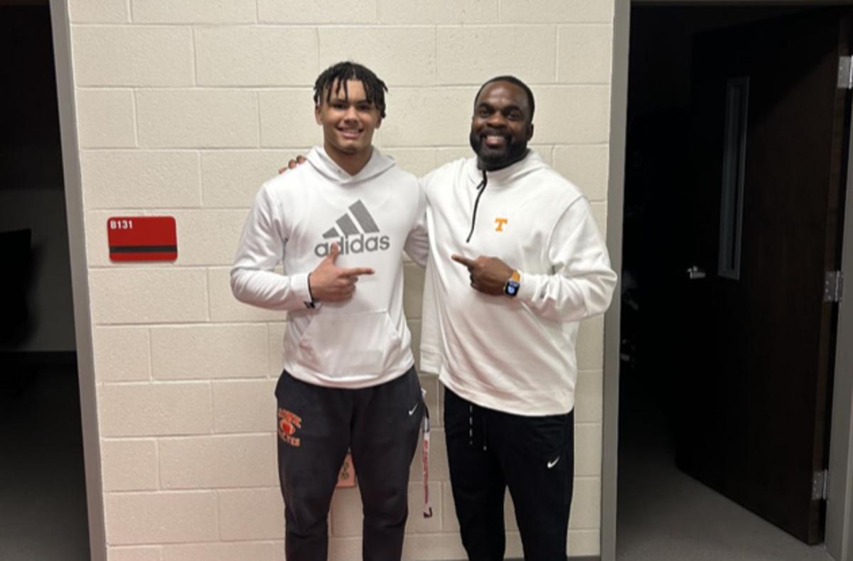 2025 4-star LB Jaedon Harmon with Tennessee Volunteers LBs coach Brian Jean-Mary. (Photo courtesy of Jaedon Harmon)